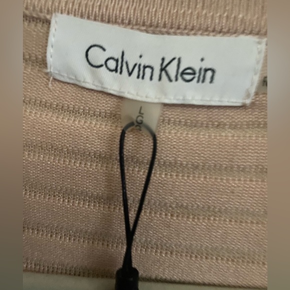 NWT. Calvin Klein short cardigan. - Picture 2 of 3